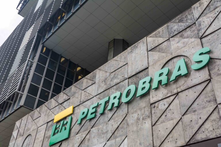 Governo ganha tempo com mudança na Petrobras, diz especialista