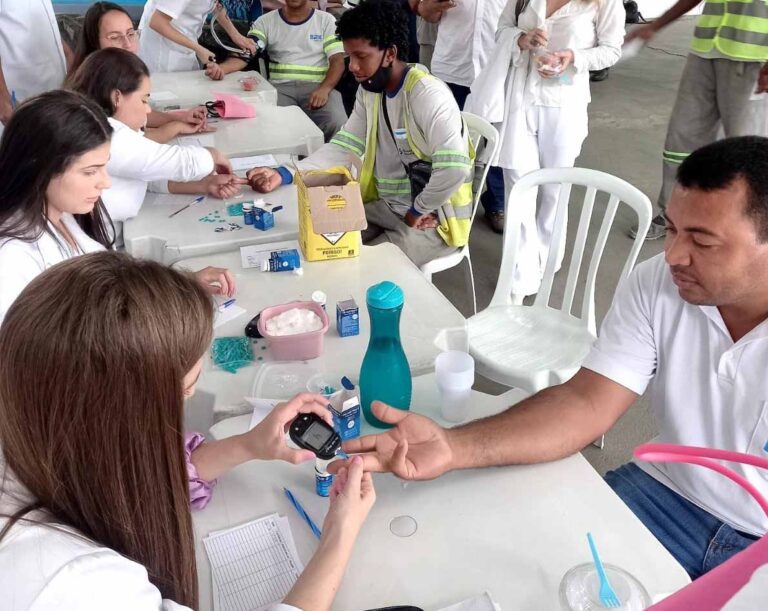 Funcionários da BRK participam de ação contra diabetes e hipertensão
