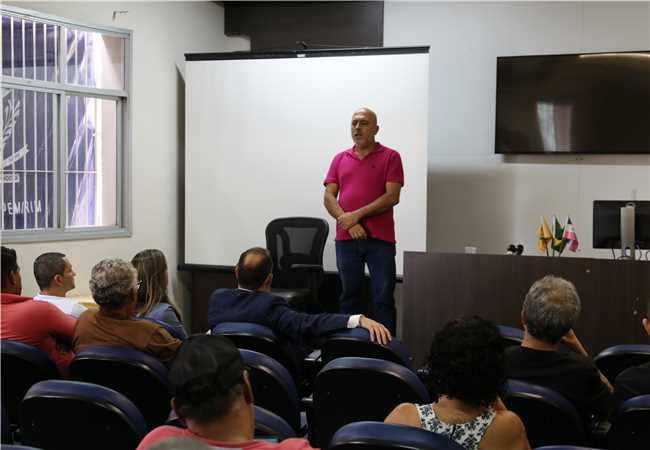 Itapemirim-ES : Zé Lima promove primeira reunião com secretários