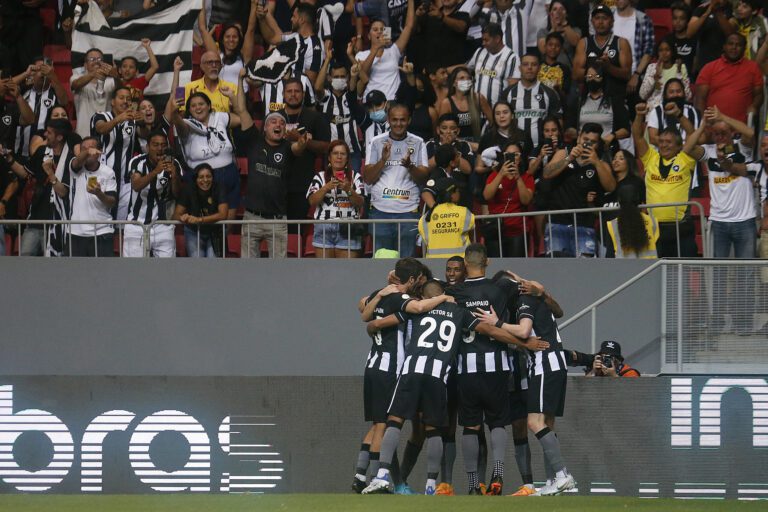 Botafogo derrota o Ceilândia e fica perto da classificação às oitavas de final da Copa do Brasil