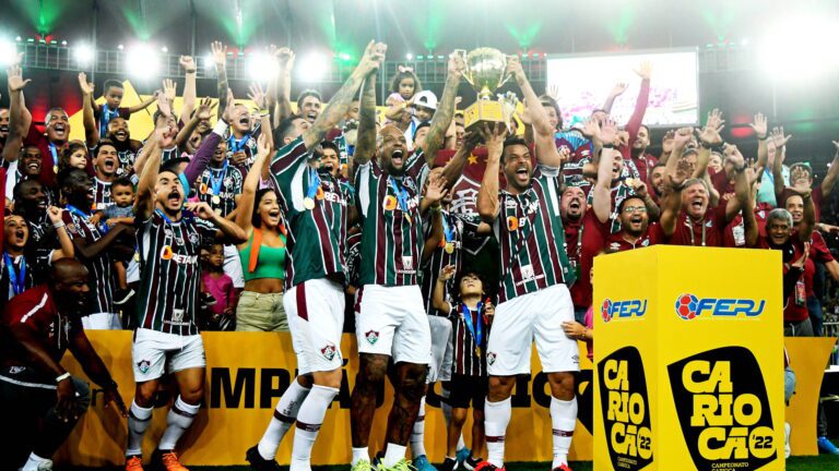 Campeão, Fluminense domina seleção do Campeonato Carioca