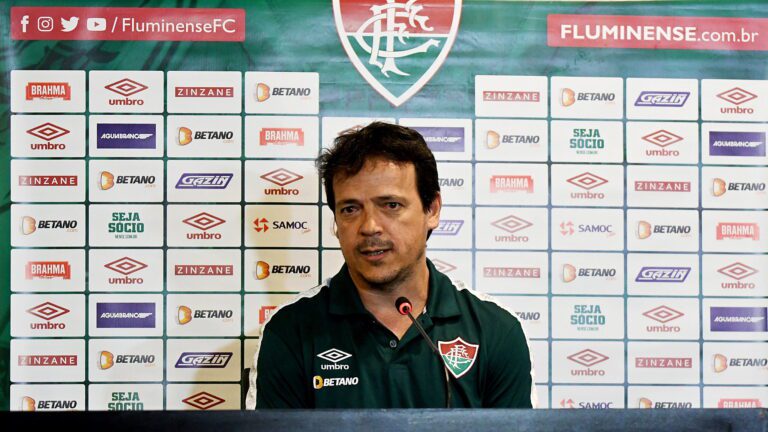 Diniz comenta improvisação de Yago na lateral do Fluminense