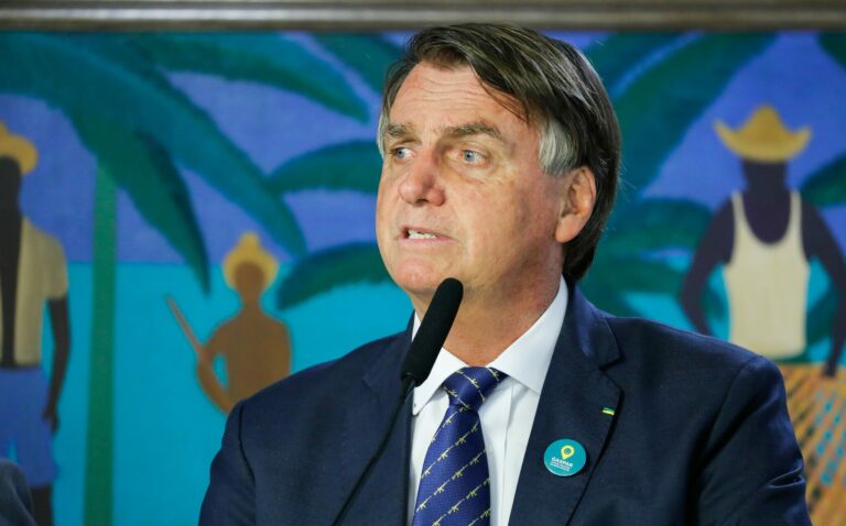 Bolsonaro: Não há liberdade para criticar ministros do STF