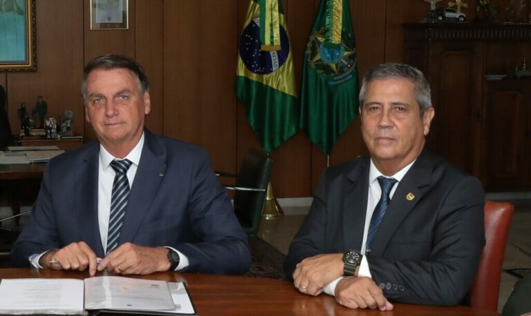 Bolsonaro afirma que anunciará o general Braga Netto como vice