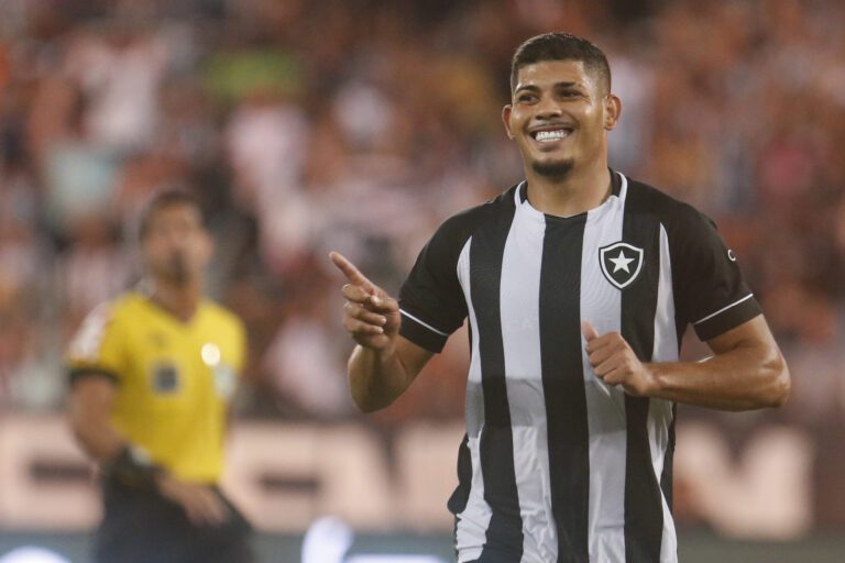 Botafogo compra mais uma parte dos direitos econômicos de Erison