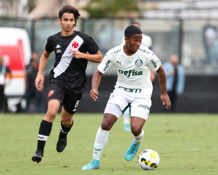 Herói do Palmeiras, Endrick exalta torcida do Vasco e analisa decisão: ”Não queria fazer feio”