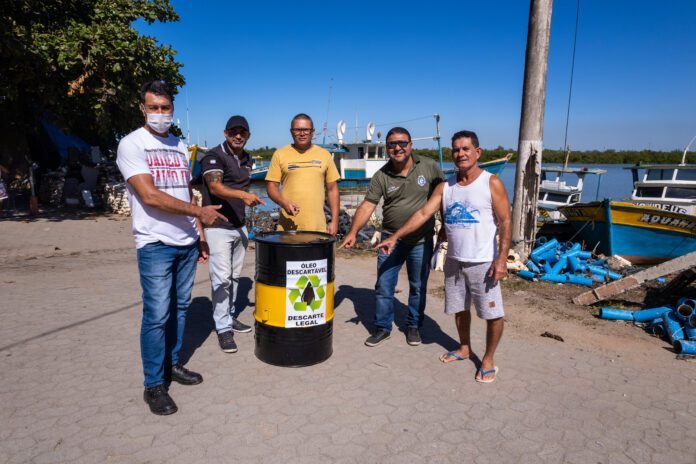 Iniciado trabalho voltado para o descarte correto de óleo de embarcações pesqueiras