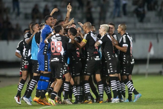 Vasco vence o Náutico fora de casa e volta à vice-liderança da Série B
