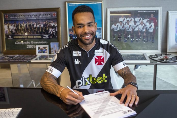 Alex Teixeira retorna ao Vasco após 12 anos e usará a camisa 7