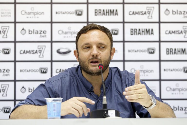 Botafogo evita cravar número de reforços que busca no mercado da bola