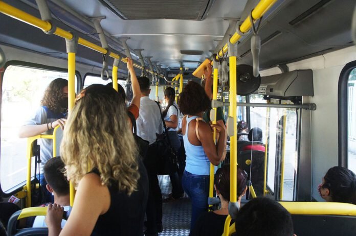 Deputado quer indenização por acidente em coletivo 