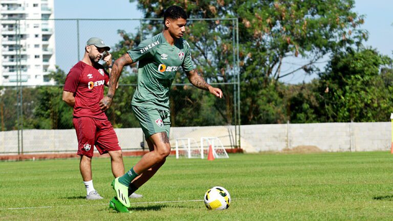 Fluminense ainda tenta regularizar reforços
