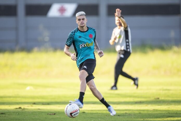 Gabriel Pec elogia atuação do Vasco contra o Sport, mas admite falta de pontaria