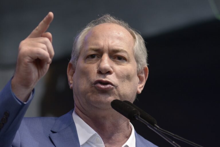 Lula usa “prática fascista” em alianças partidárias, diz Ciro
