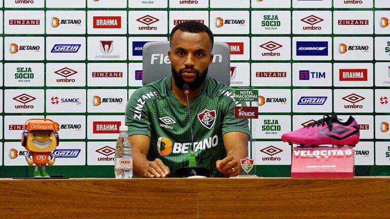 Samuel Xavier comenta boa sequência do Fluminense e fala sobre trabalho com Diniz