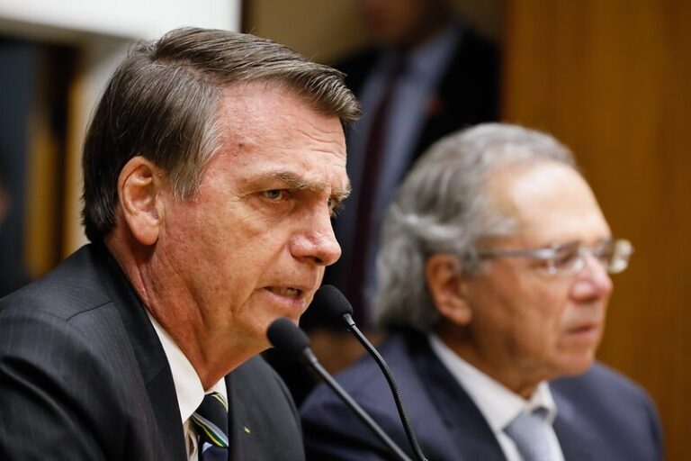 Bolsonaro reforça que fala ‘tudo’ de economia com Paulo Guedes