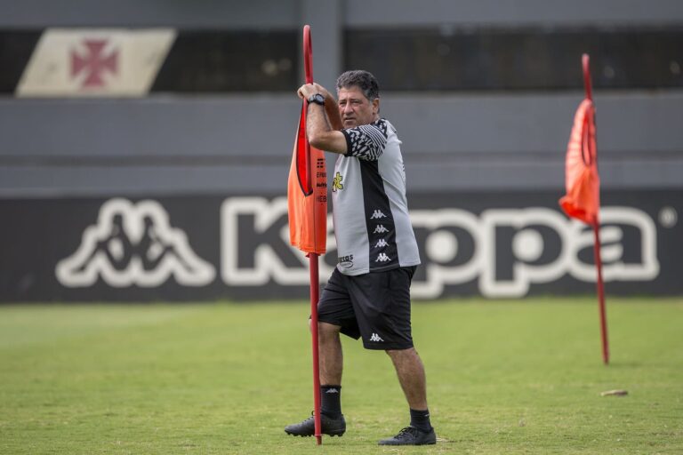 Emílio Faro lamenta tropeço do Vasco, mas crê em acesso à primeira divisão