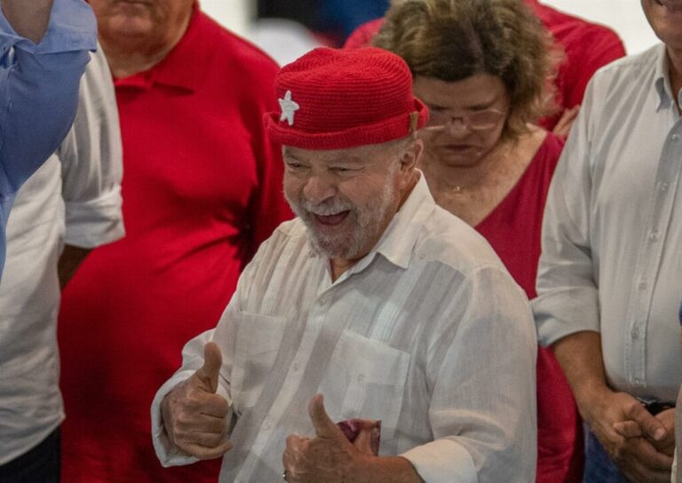Lula diz que eleição “não será fácil” e mobiliza sua militância