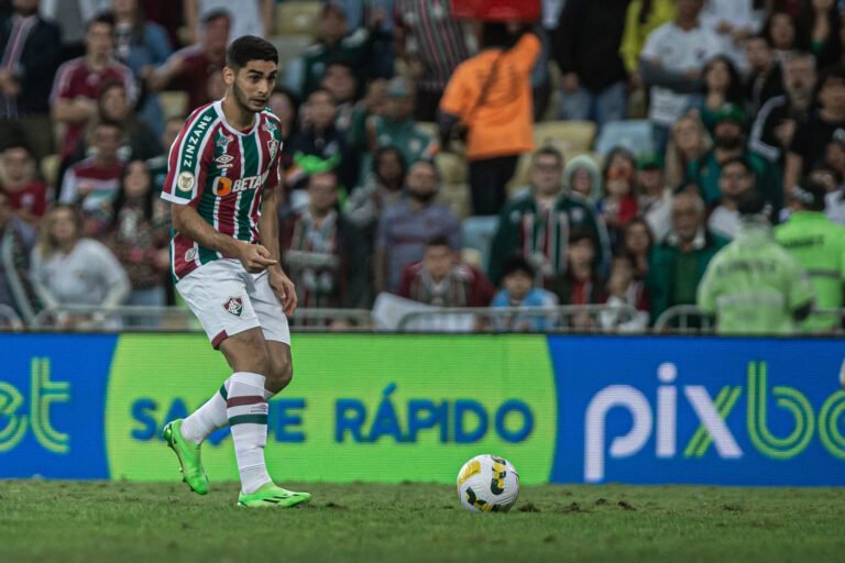 Michel Araújo vibra com boa reestreia pelo Fluminense – Flu News