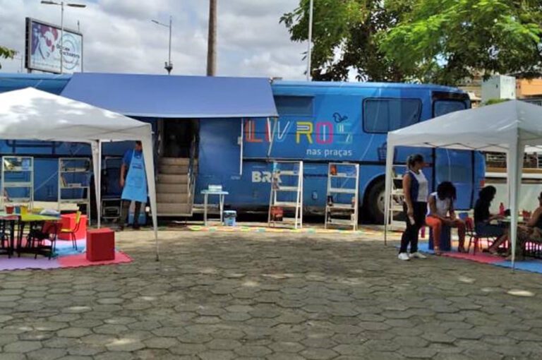 Ônibus biblioteca chega a Cachoeiro com 2 mil livros para leitura e empréstimos gratuitos