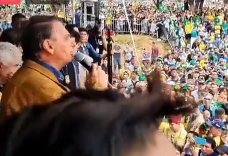 Bolsonaro avisa: “Brasil luta e terá liberdade a qualquer preço”