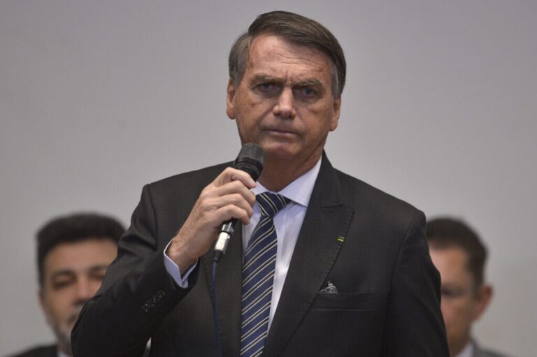 Bolsonaro diz que Moraes atua para prejudicá-lo e “ajudar Lula”