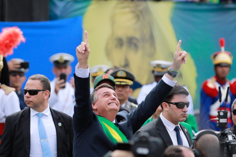Bolsonaro já usou imagens do 7 de Setembro em 2 vídeos