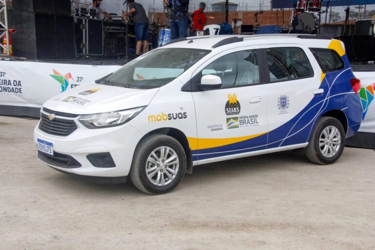 Prefeitura realiza entrega de mais um veículo à Apae de Cachoeiro