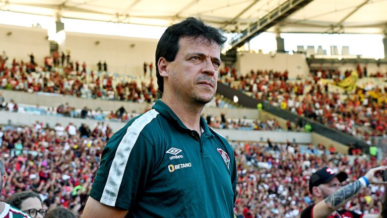 Fernando Diniz comemora tempo livre para treinos no Fluminense