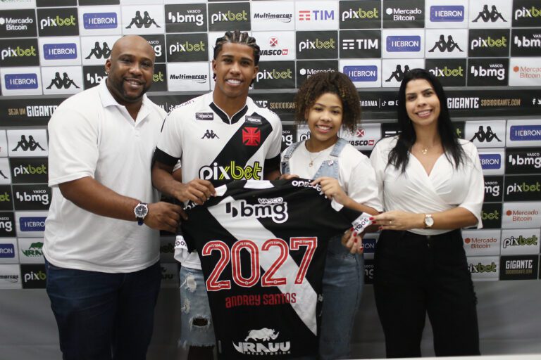 Vasco oficializa renovação de Andrey Santos até 2027