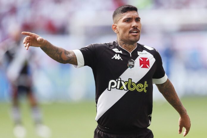 Yuri Lara explica posicionamento e sonha com gol 1º gol pelo Vasco