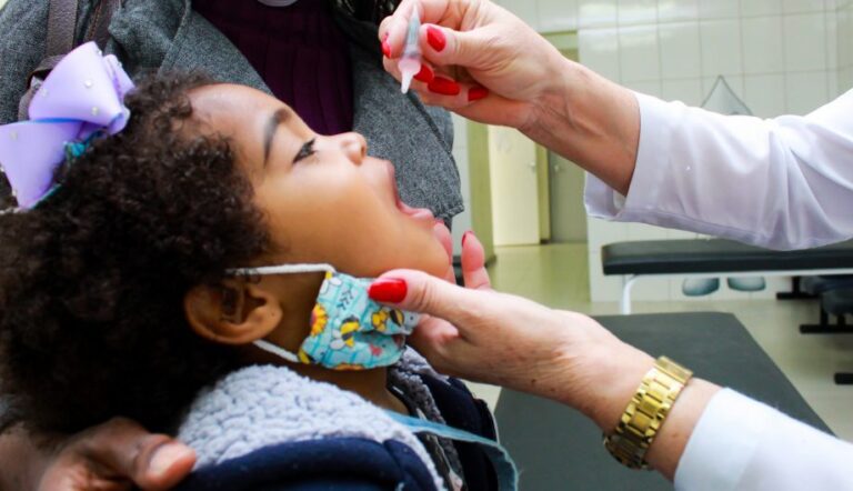 Cachoeiro vacina contra pólio e outras doenças em 27 locais no sábado (22)