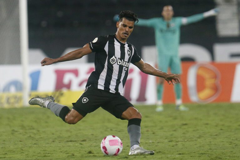 Danilo Barbosa minimiza atrito entre Philipe Sampaio e Jeffinho no Botafogo