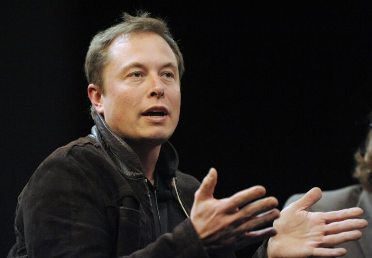 Musk sugere transformação do Twitter em um superaplicativo