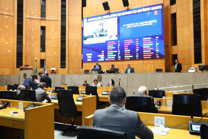 Pauta traz veto parcial a PLC da área de educação