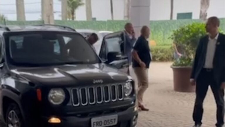 Alckmin causa alvoroço na PF ao guiar seu próprio carro de SP ao Guarujá