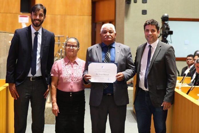 Ales celebra 80 anos de igreja de Linhares