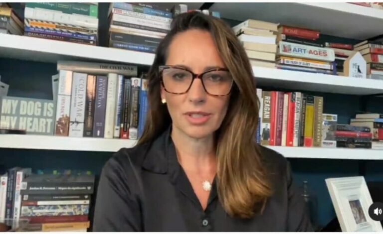 Ana Paula Henkel se desliga da Jovem Pan