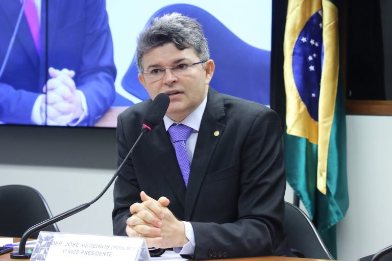 Deputado José Medeiros tem conta suspensa no Twitter