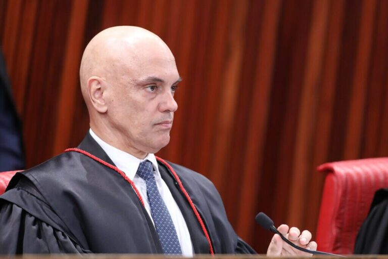 Moraes comenta relatório da Defesa e elogia urnas eletrônicas