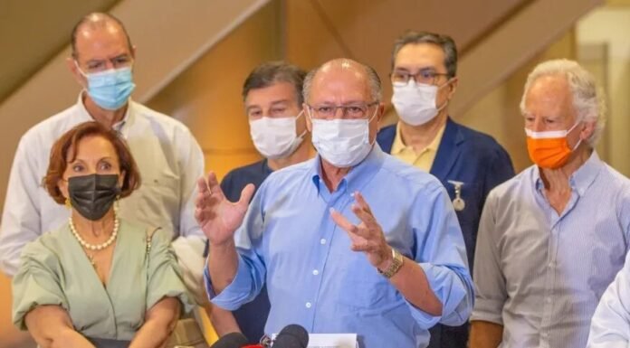 Alckmin revela que governo Lula dará prioridade para vacinas