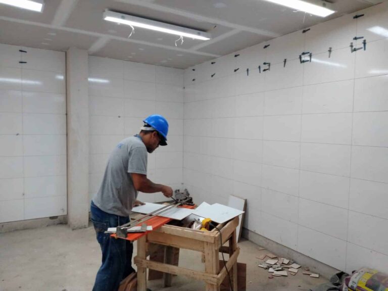 Sem dar prazos ou datas, prefeitura afirma que obras do Hospital de Guarapari seguem em fase final