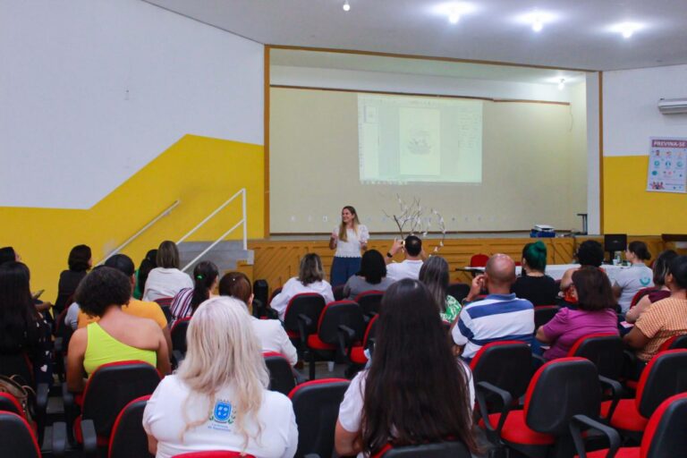 Servidores da Semus participam de encontro sobre saúde mental