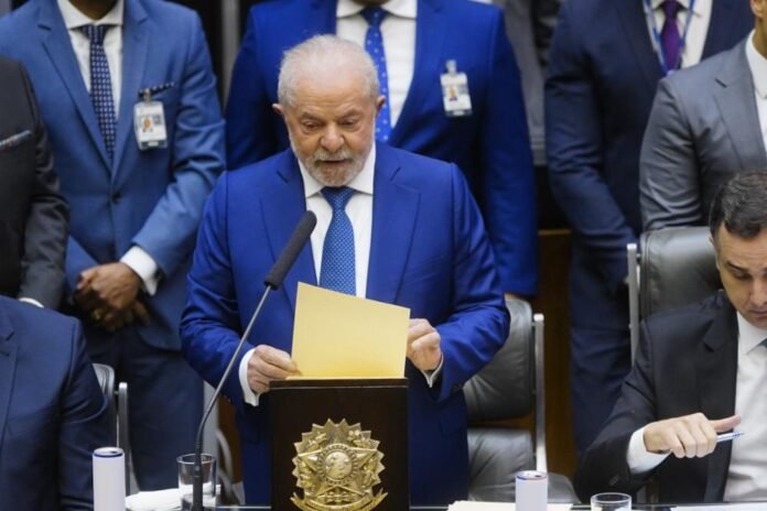 Lula recua e assina desoneração dos combustíveis por 60 dias