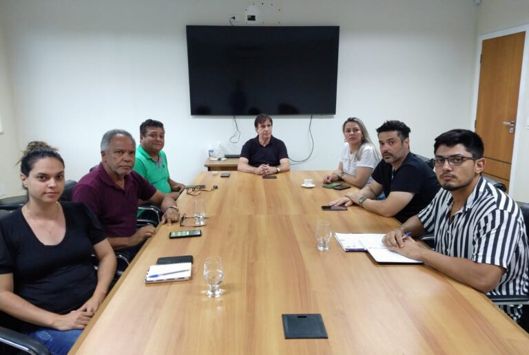 Vereador Dito e prefeito se reúnem com Cesan para discutir melhorias no esgotamento sanitário de Guarapari