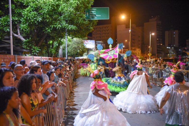 Carnaval: desfile de blocos vai encher Beira Rio de cores e histórias
