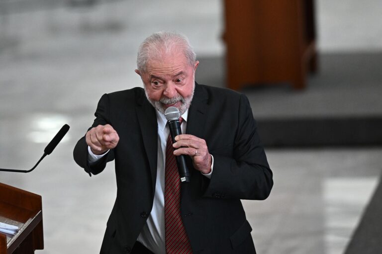 Estadão volta a criticar Lula, em editorial: Joga contra si e contra o país