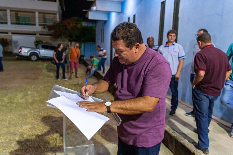 Prefeito assina ordens de serviço para início das obras no bairro Belo Horizonte