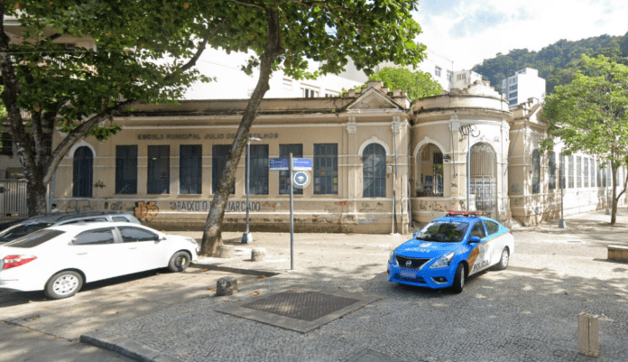 Aluno tenta atacar colegas com faca em escola no Rio de Janeiro