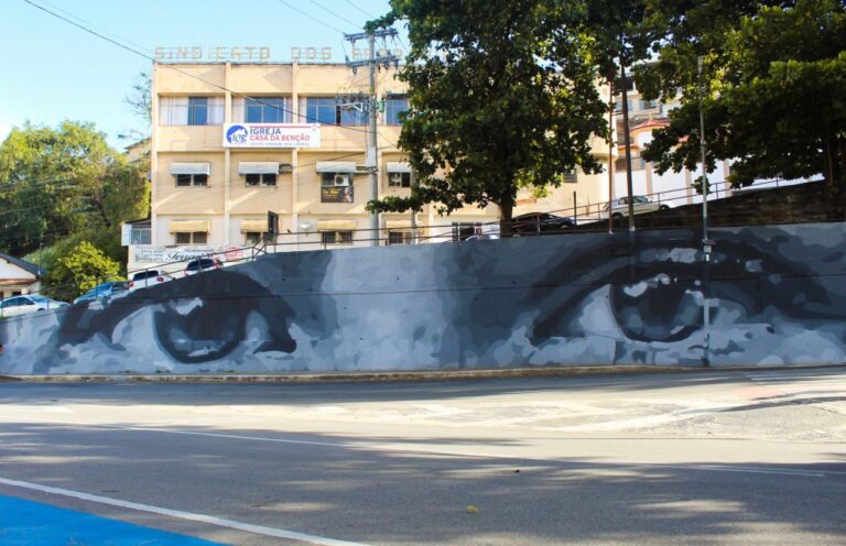Lei Rubem Braga: painel artístico no Centro alerta sobre violência contra a mulher